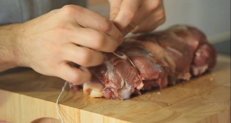 Cómo atar la carne con hilo bramante