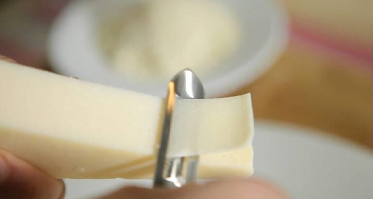 Cómo hacer escamas de queso caseras