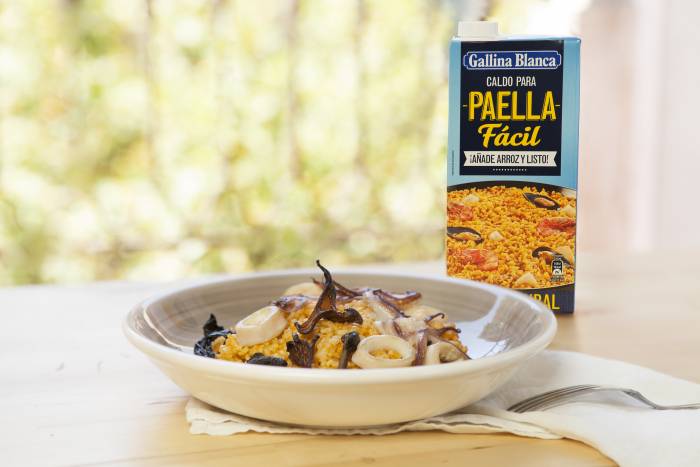 Paella de calamares y setas