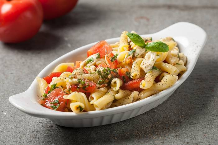 Ensalada de pasta caprese
