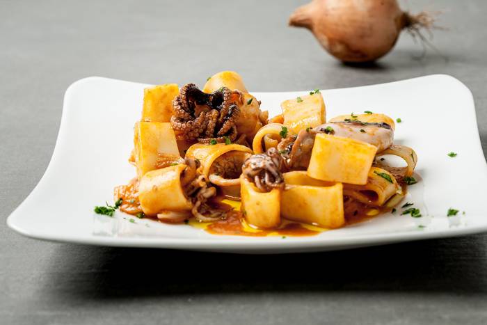 Pasta con salsa de marisco