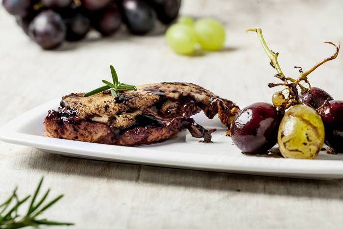 Pato a las uvas y mostaza