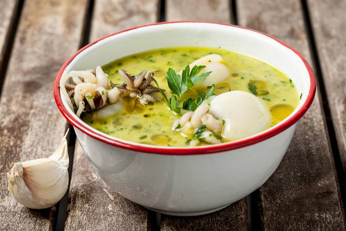 Sopa de sepia al vino blanco