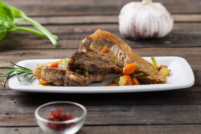 Chuletas de cordero con azafrán