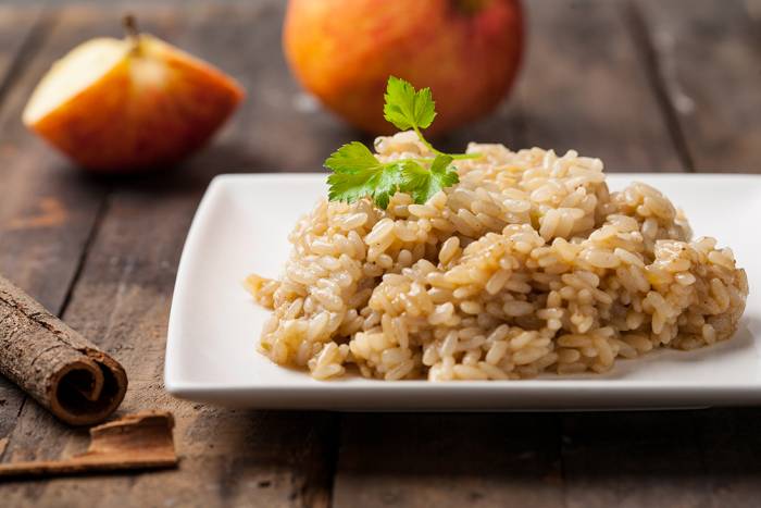 Risotto de manzanas, queso y canela