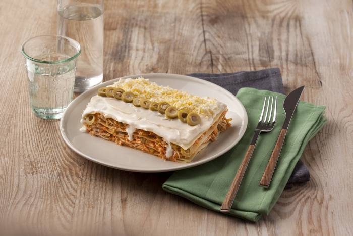Lasaña fría de atún y olivas