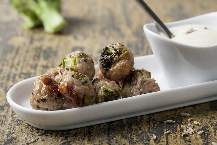 Albóndigas de pollo y brócoli