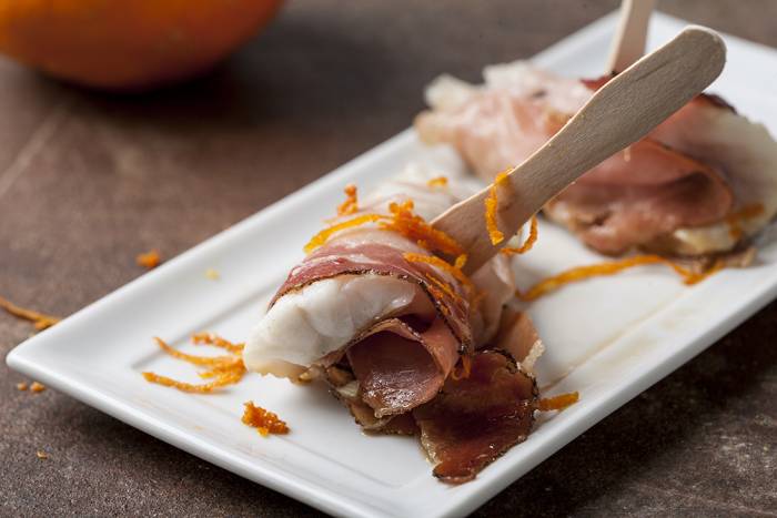 Enrollado de beicon y pescado