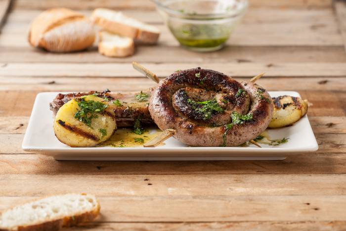 Parrillada de carne y patata