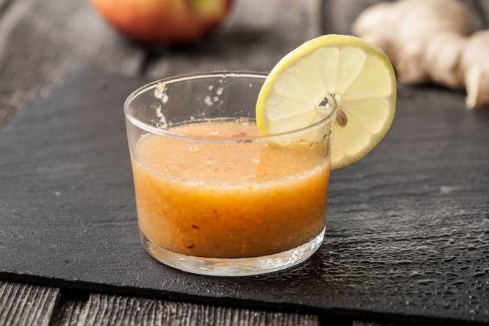 Smoothie de manzana, zanahoria y limón