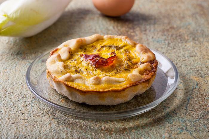 Mini quiche de escarola y bacon