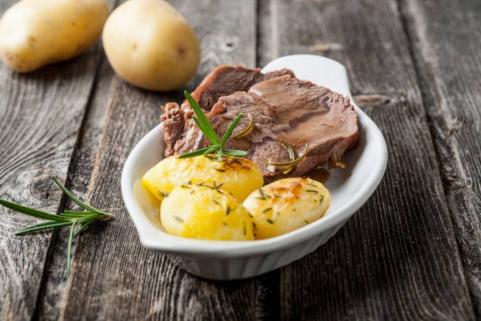 Solomillo con patatas y romero