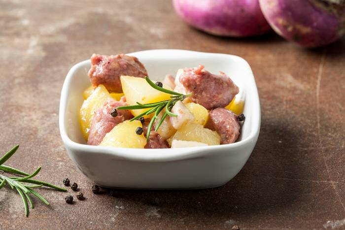 Estofado de patatas y salchichas