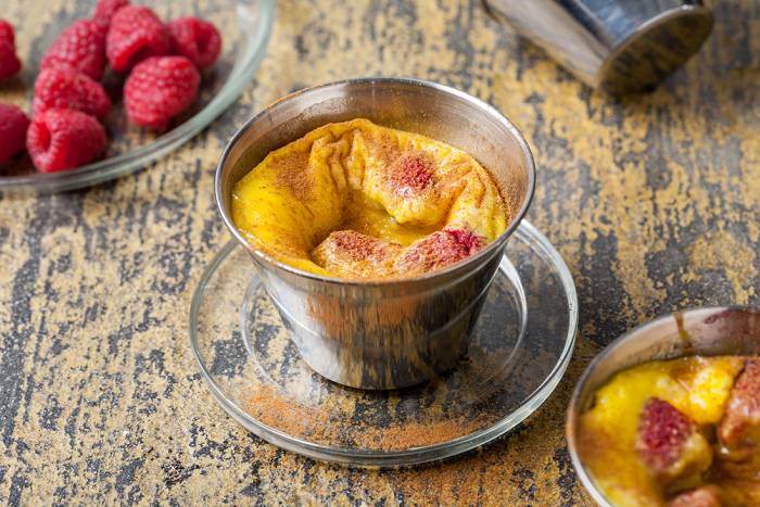 Crème brûlée con frambuesas