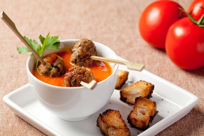Albóndigas de carne con crema de tomate
