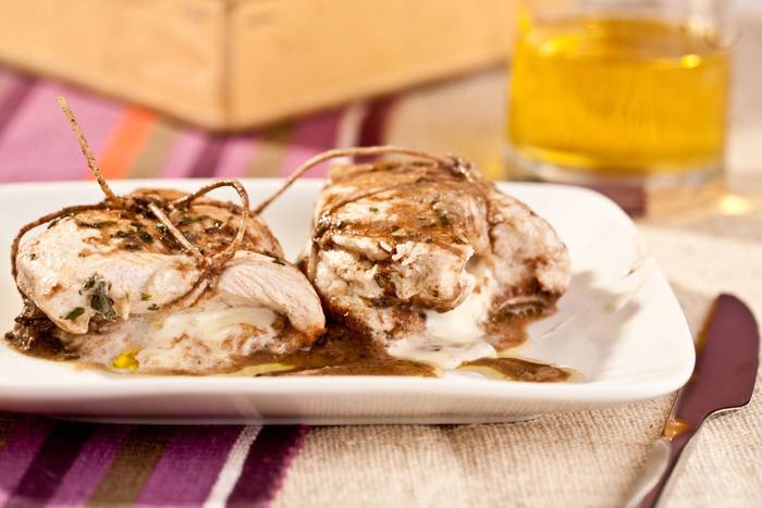 Rollitos de pavo con queso y frutos secos