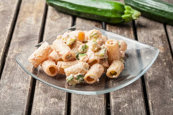 Pasta con calabacín y ricotta