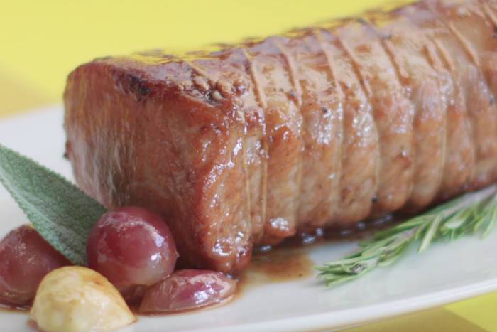 Cerdo asado con castañas y uvas