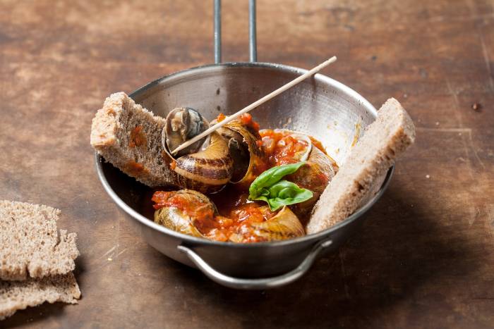 Caracoles con tomate