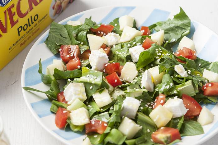 Ensalada de achichoria con queso de cabra