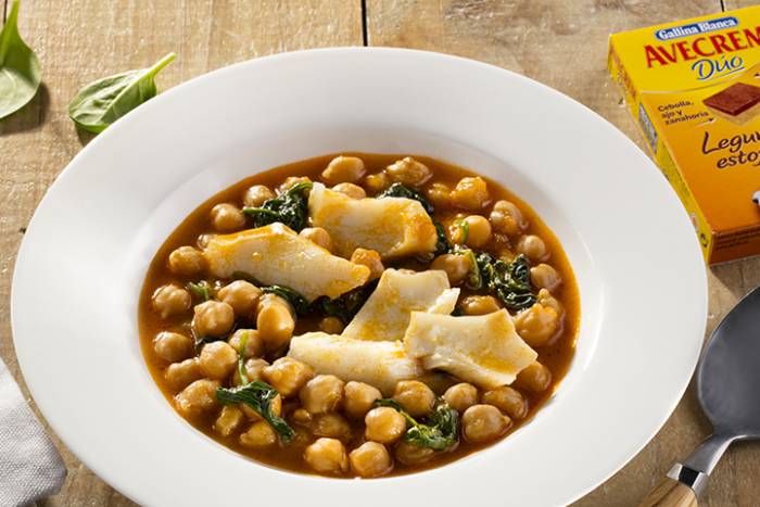 Potaje de garbanzos con bacalao