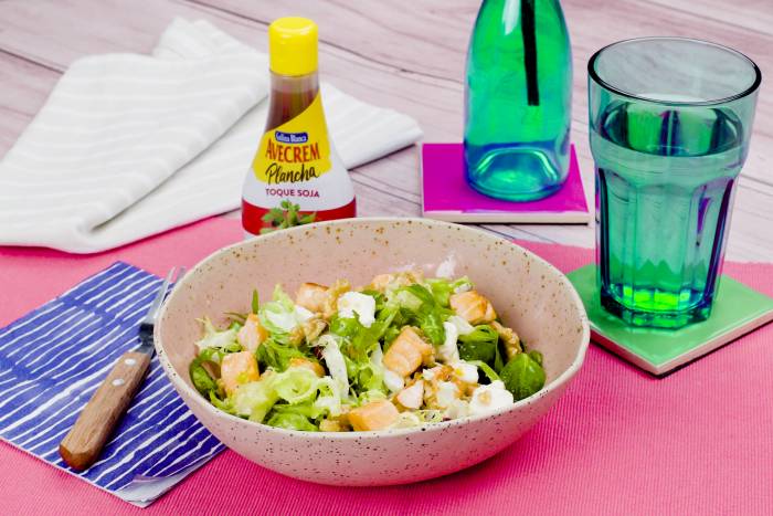 Ensalada de salmón a la plancha