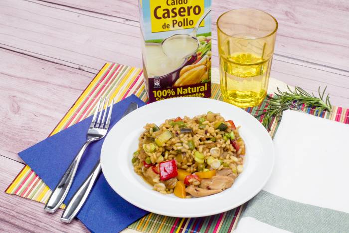 Arroz con pollo y verduras