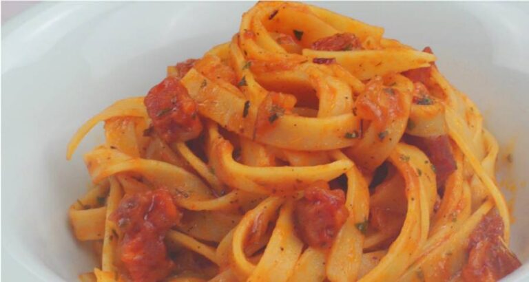 Tallarines con chorrizo