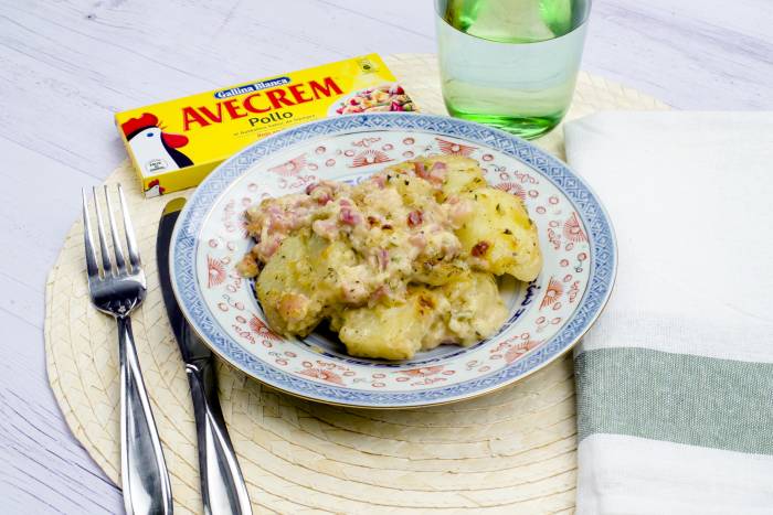 Patatas con bacon y queso