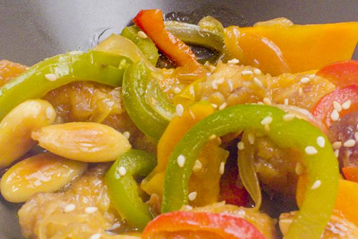 Pollo en salsa de almendras