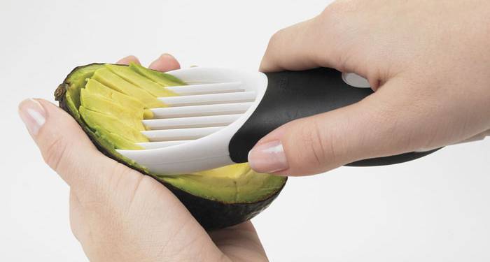 Un pelador de aguacates para facilitarte la vida