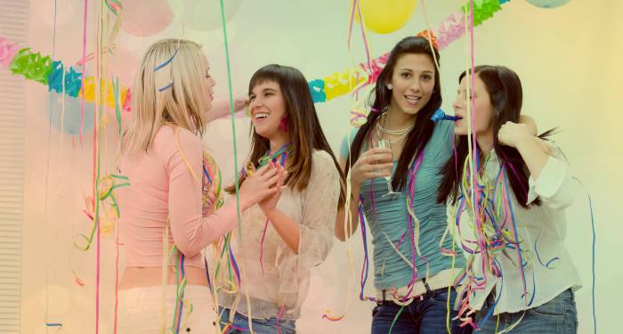 Sábado noche con amigos y yatekomo