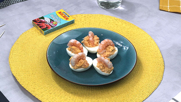 Huevos rellenos de marisco