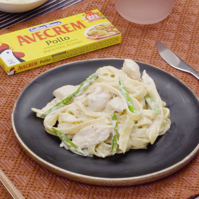 Tallarines con pollo