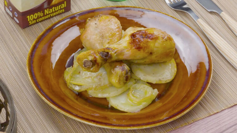 Muslo de pollo asado con patatas