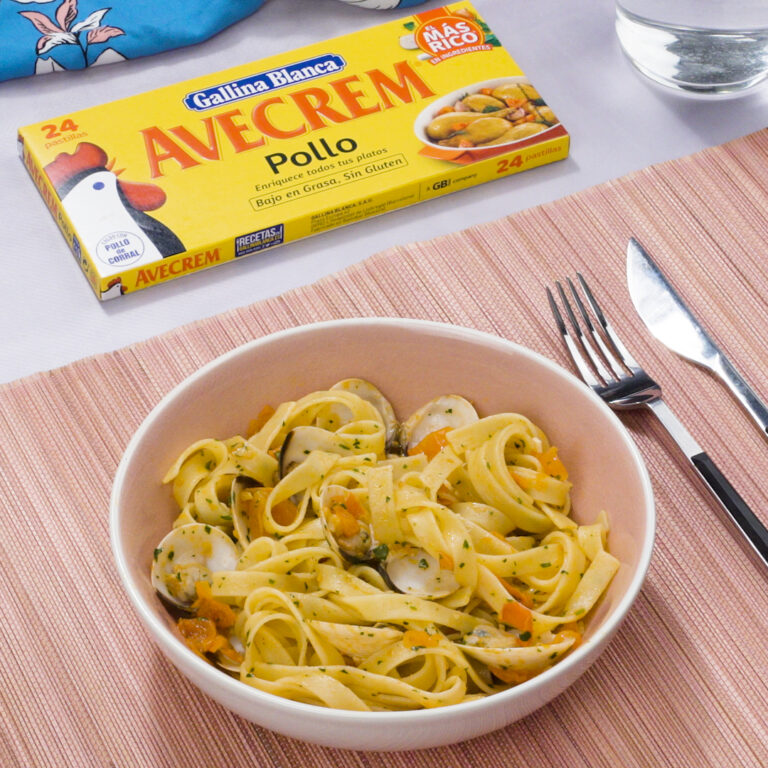 Tallarines con almejas