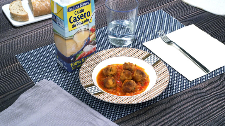 Albóndigas de bacalao con salsa