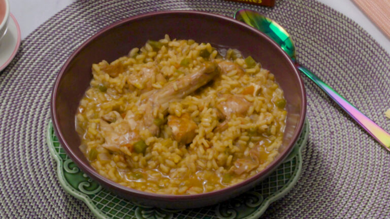 Arroz caldoso con pollo y conejo