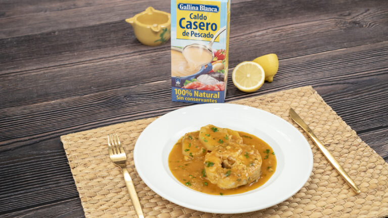 Merluza a la marinera con patatas