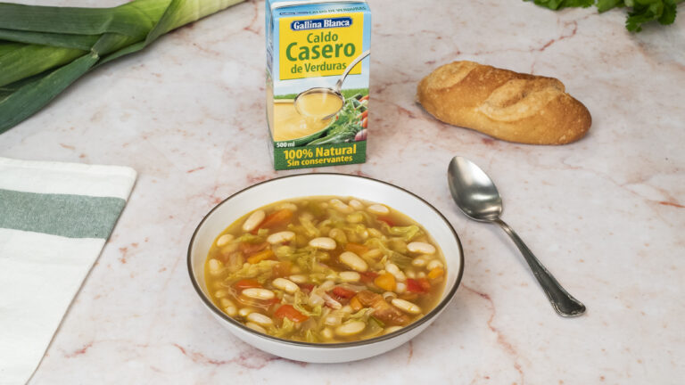 Guiso de alubias blancas con verduras