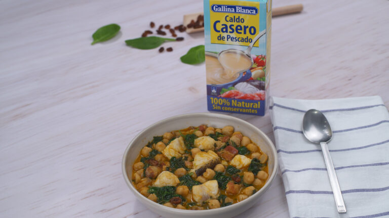 Garbanzos con bacalao y espinacas