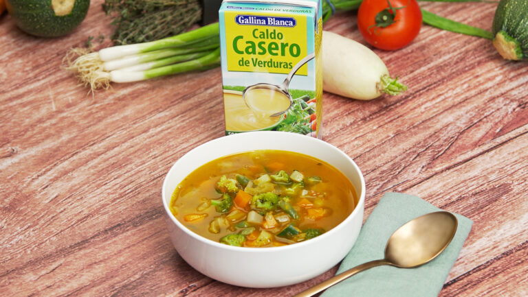 Sopa de verduras casera