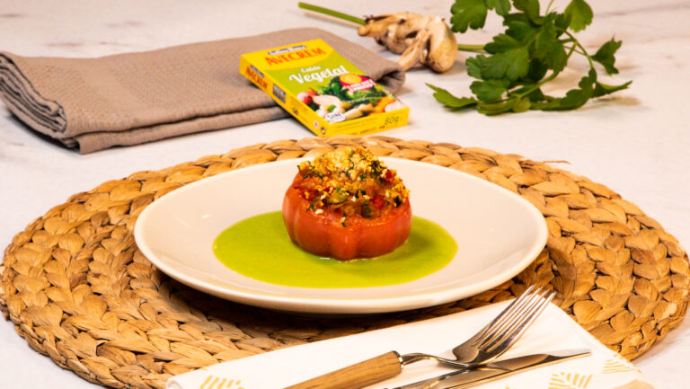 Tomates rellenos de verduras