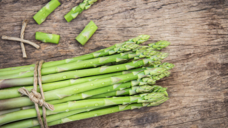 Espárragos verdes: datos, recetas y beneficios