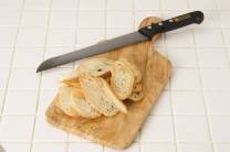 Preparación inicial de las migas extremeñas