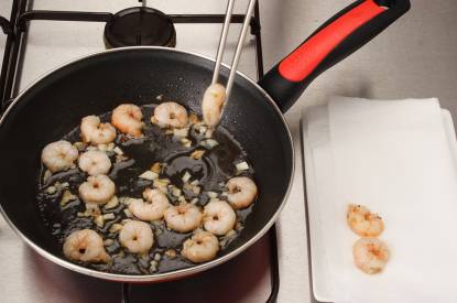 Cocer champiñones y mezclar