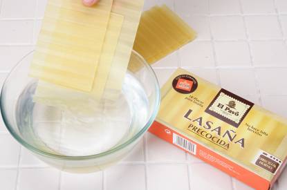 Preparación de la base de la lasaña al horno