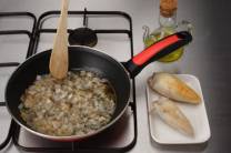 Preparación del relleno y salsa