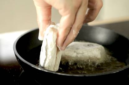 Preparación del refrito de ajo