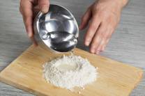 Preparación de la masa de pizza vegetariana